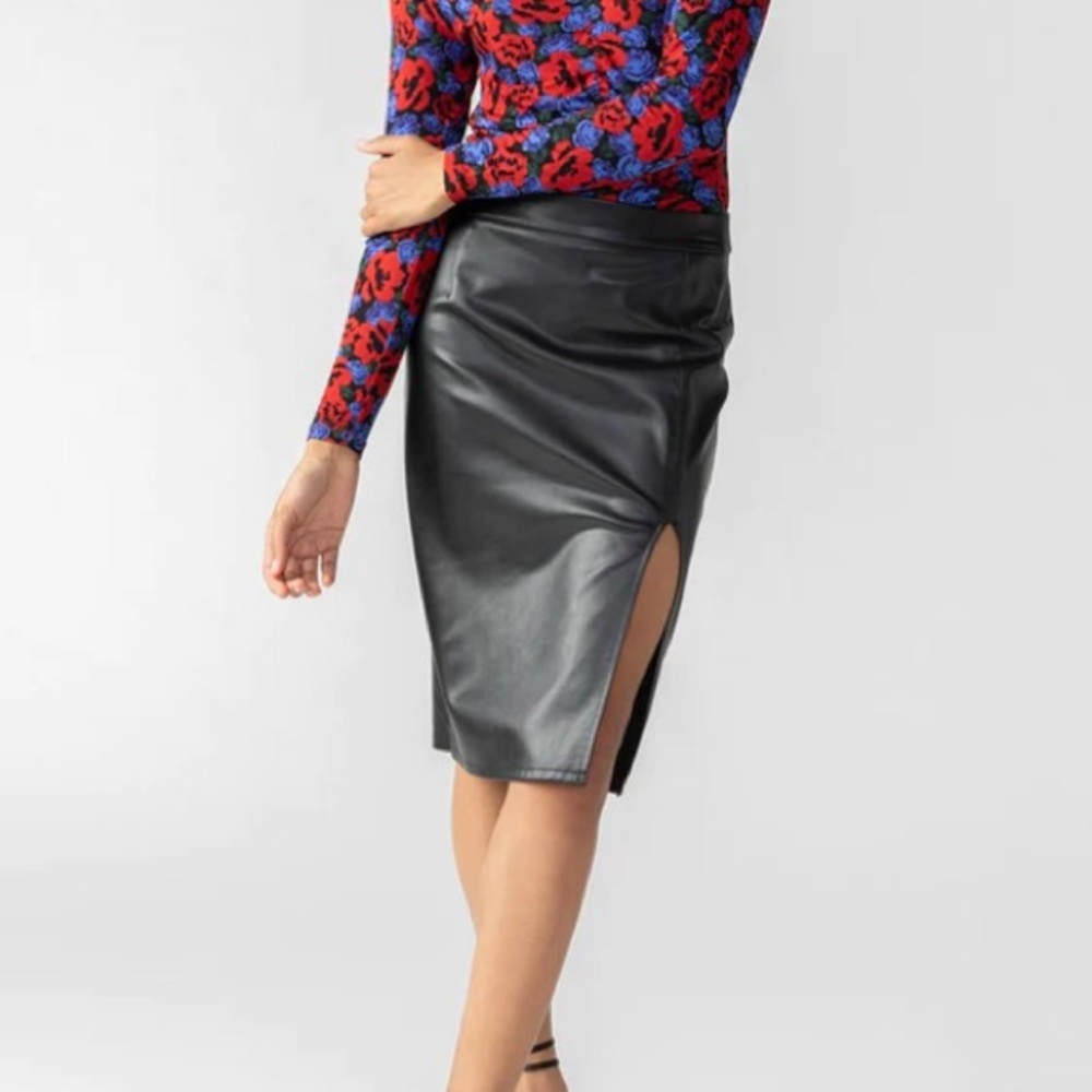 Leather Skirt w Slit- Size 4